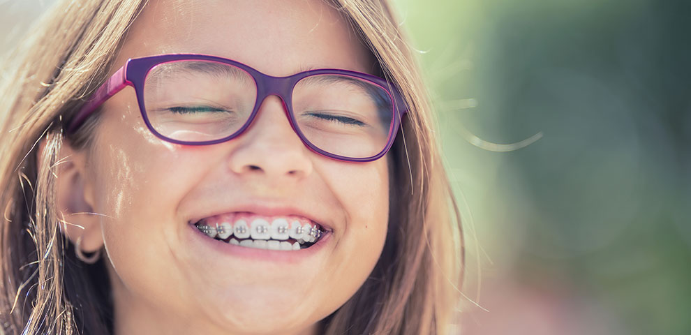 smiling-girl-with-glasses